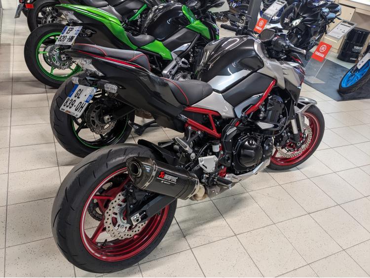 KAWASAKI Z 900
