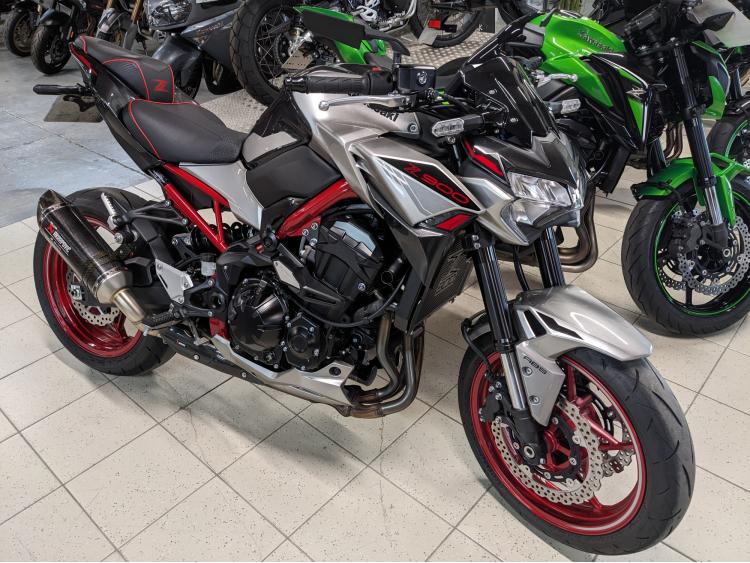 KAWASAKI Z 900