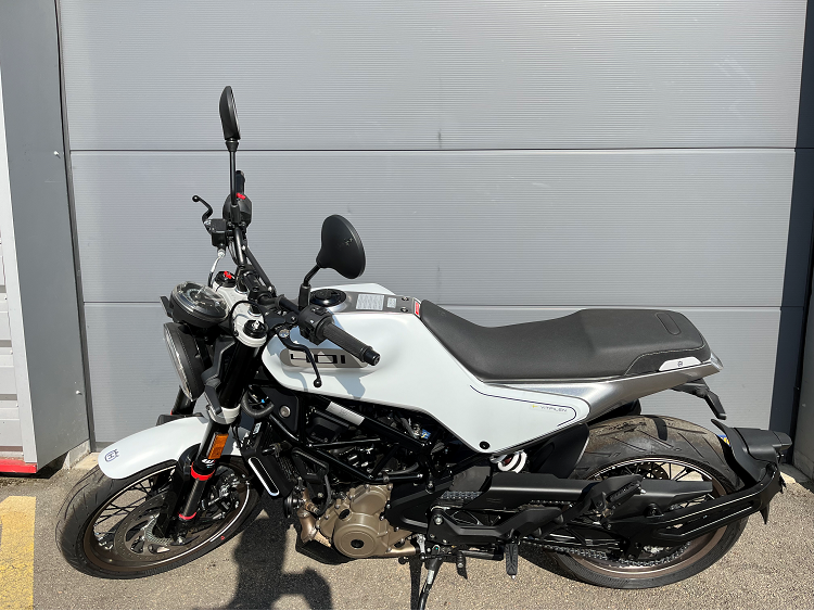 HUSQVARNA VITPILEN 401 NEUVE