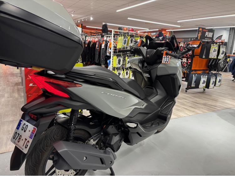 HONDA  FORZA 125 Top Box
