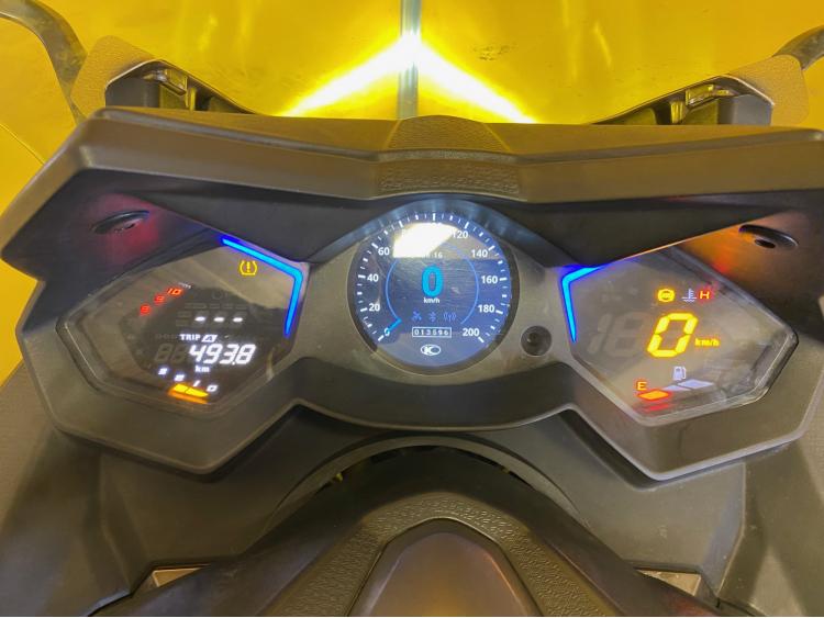 KYMCO AK 550