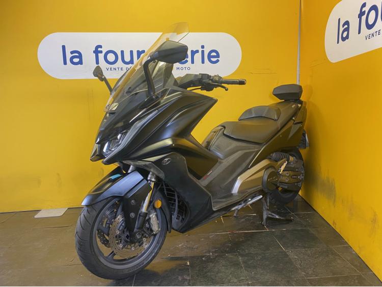 KYMCO AK 550