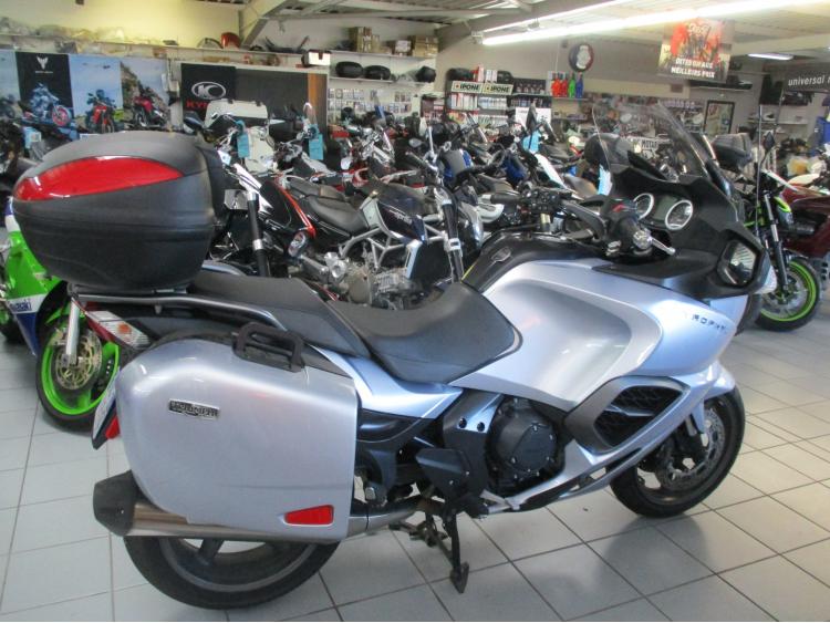 TRIUMPH TROPHY 1200 SE