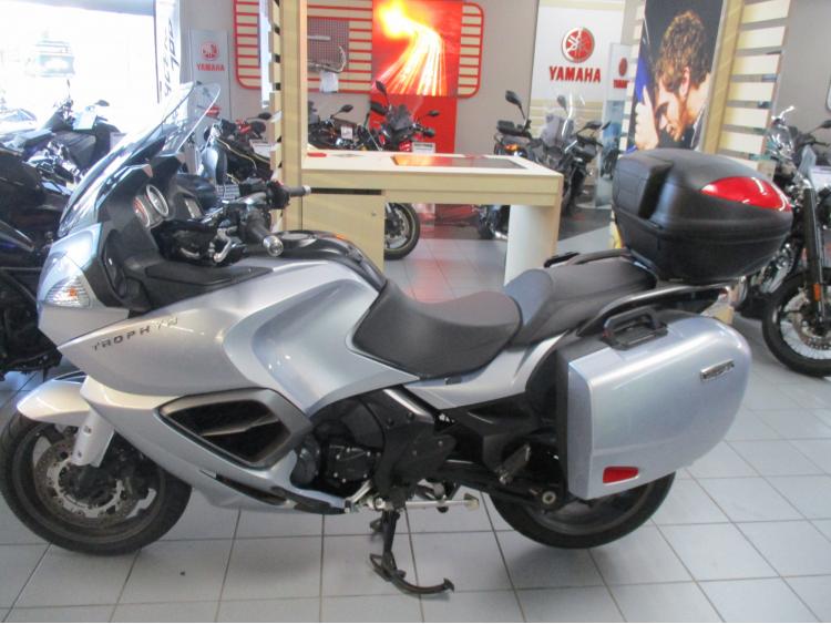 TRIUMPH TROPHY 1200 SE