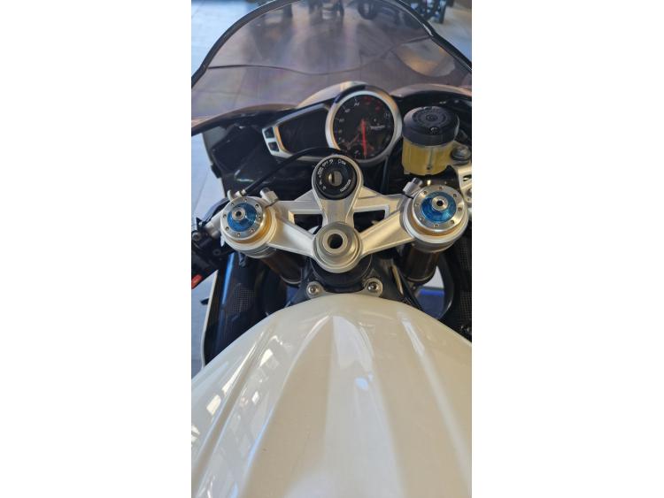 TRIUMPH DAYTONA 675 R 