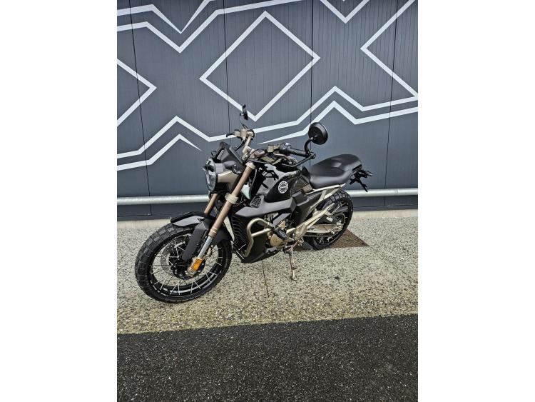 ZONTES 125 SCRAMBLER X Dispo en Noir mat et bleu mat et Noir brillante 