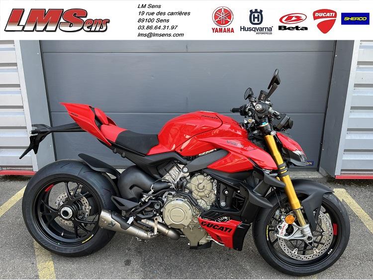 DUCATI STREETFIGHTER V4S AKRAPOVIC RACING