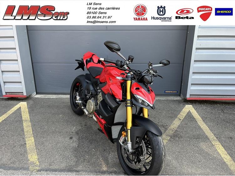 DUCATI STREETFIGHTER V4S AKRAPOVIC RACING