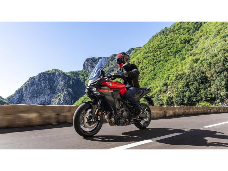 YAMAHA TRACER 9