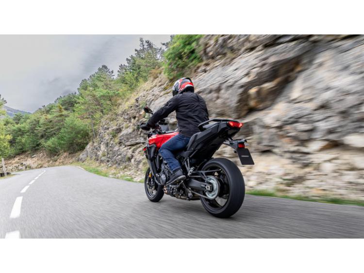 YAMAHA TRACER 9