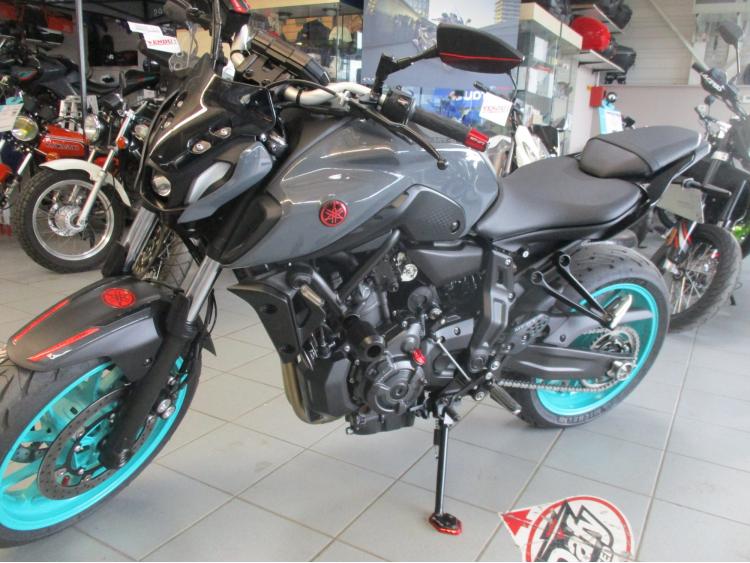 YAMAHA MT-07 (47.5CV)