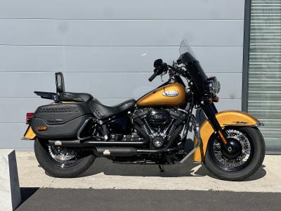 HARLEY-DAVIDSON SOFTAIL HERITAGE 1870 CLASSIC