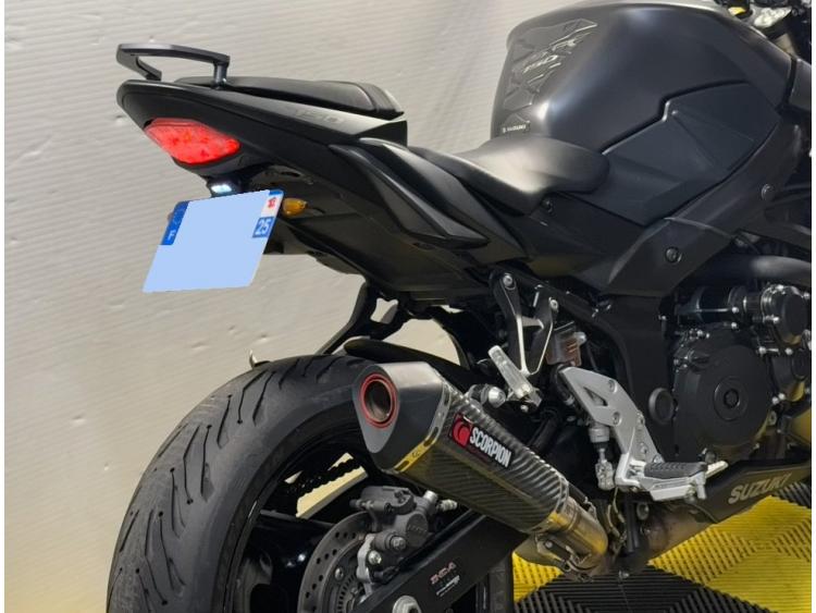 SUZUKI GSR 750 ABS