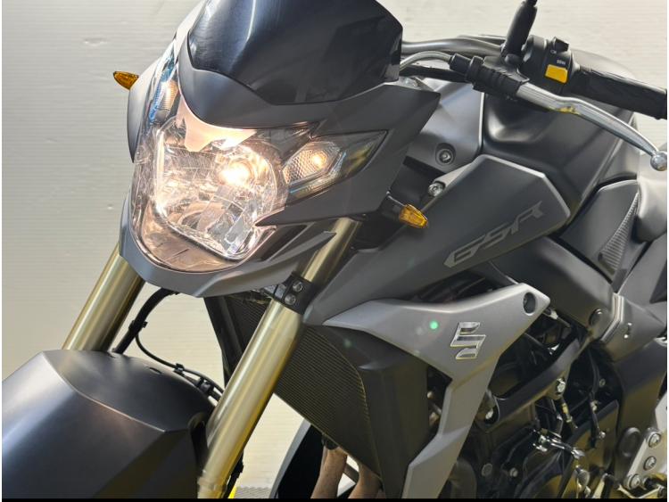 SUZUKI GSR 750 ABS