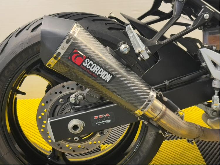 SUZUKI GSR 750 ABS
