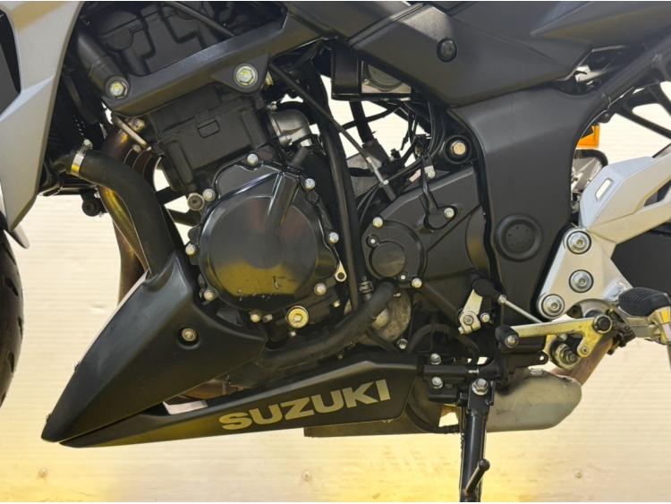 SUZUKI GSR 750 ABS