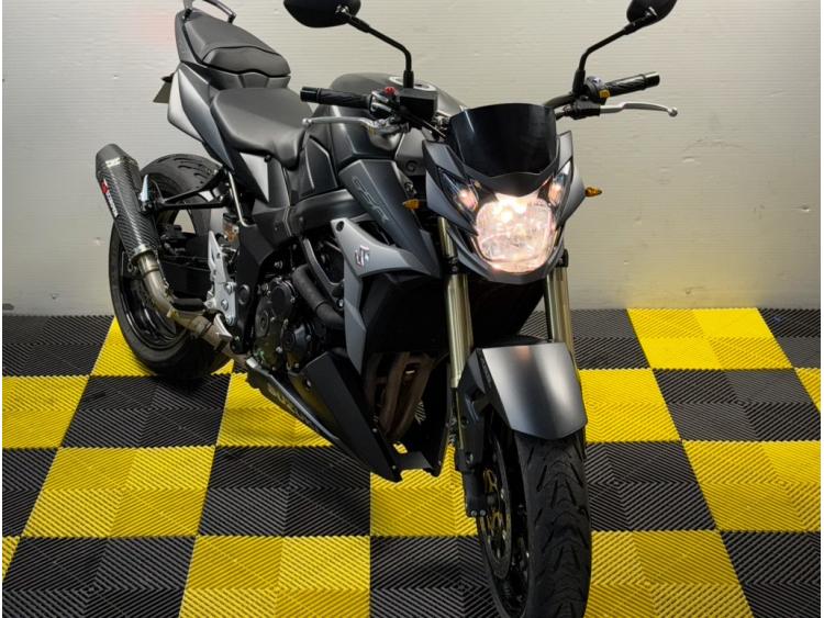 SUZUKI GSR 750 ABS