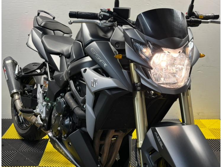 SUZUKI GSR 750 ABS