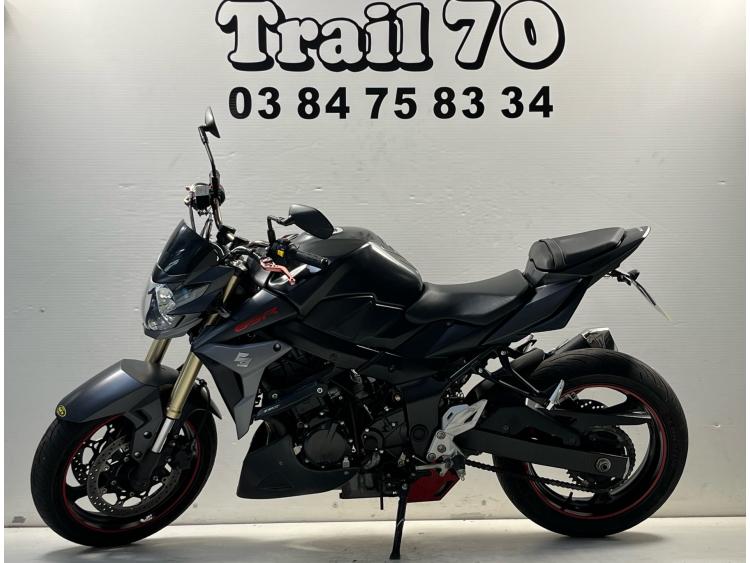 SUZUKI GSR 750 L3