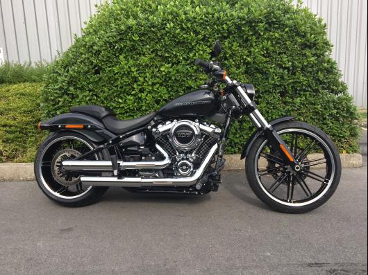 HARLEY-DAVIDSON SOFTAIL BREAKOUT 1745