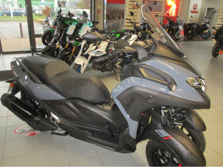YAMAHA TRICITY 300