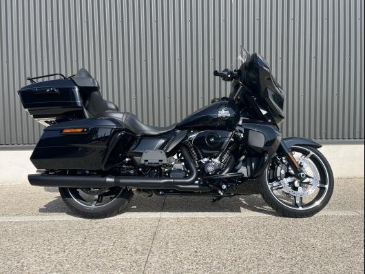 HARLEY-DAVIDSON STREET GLIDE ULTRA 1923
