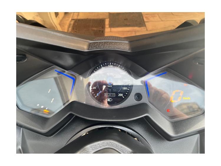 KYMCO AK 550