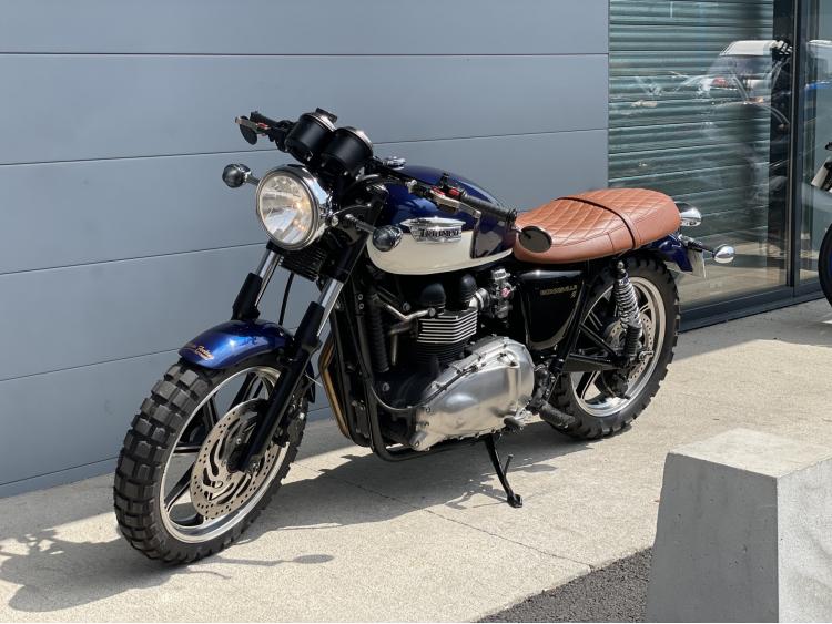 TRIUMPH BONNEVILLE 865 SE