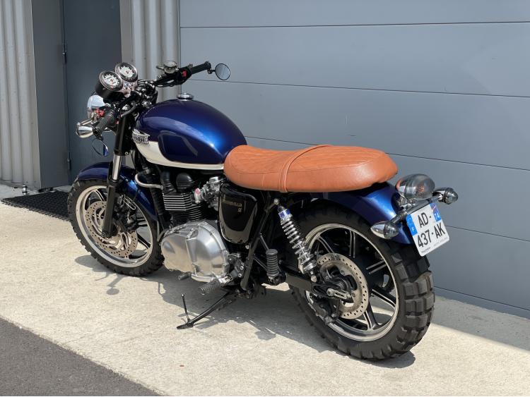 TRIUMPH BONNEVILLE 865 SE