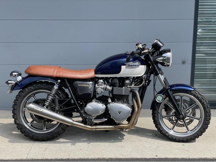 TRIUMPH BONNEVILLE 865 SE