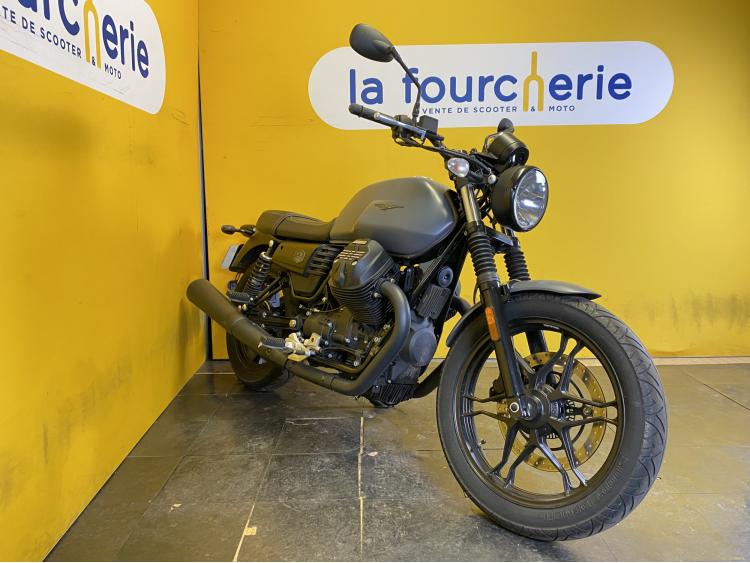 MOTO GUZZI V7 III STONE 750