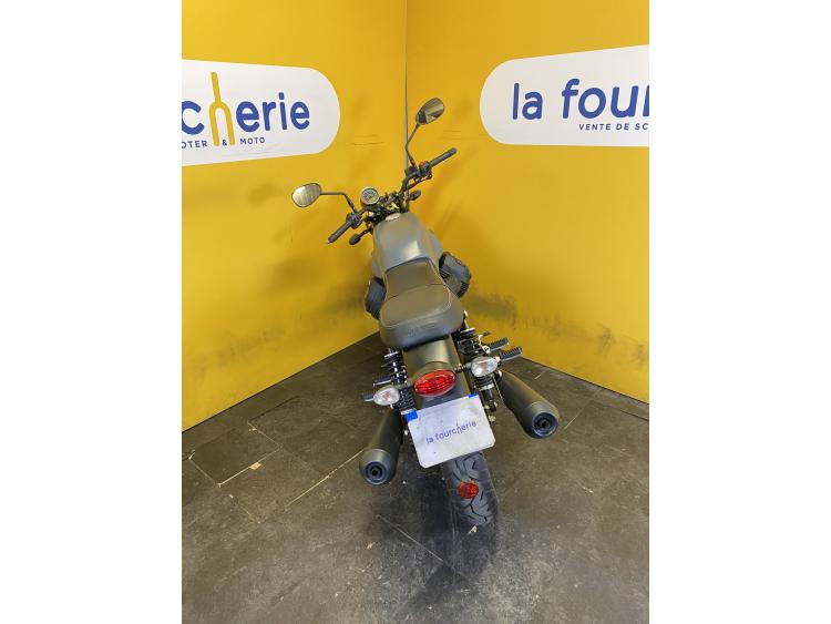 MOTO GUZZI V7 III STONE 750