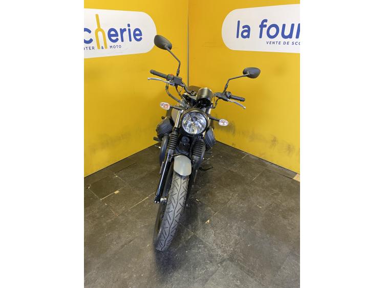 MOTO GUZZI V7 III STONE 750