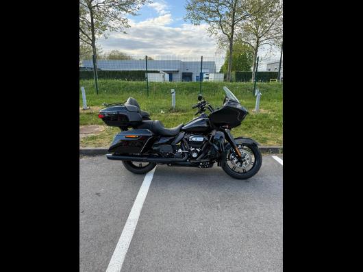 HARLEY-DAVIDSON TOURING ROAD GLIDE 1868 ULTRA