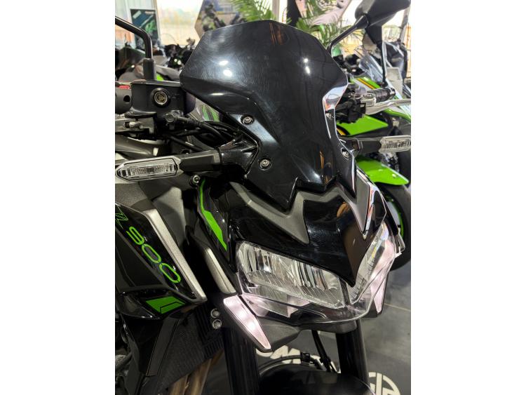 KAWASAKI Z 900 Ligne complete Akra