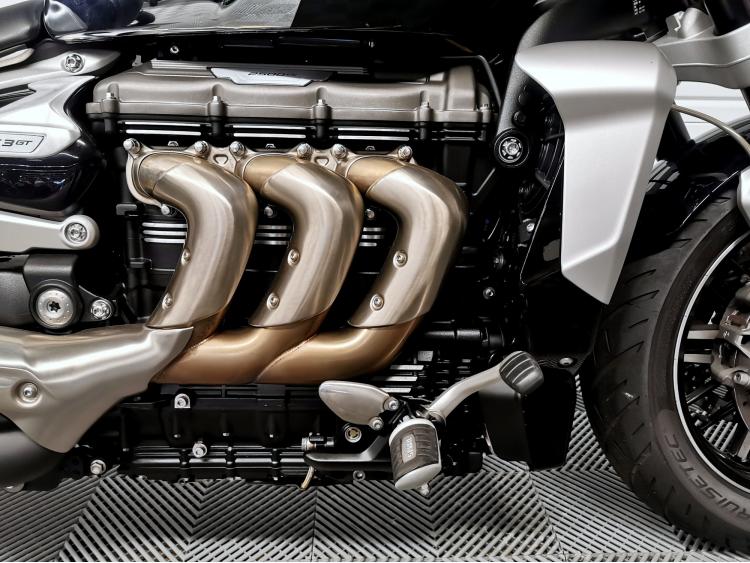 TRIUMPH ROCKET 3 GT 2500 Chrome - 1ere Main - III 