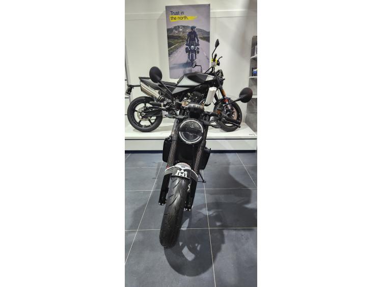 HUSQVARNA 701 VITPILEN