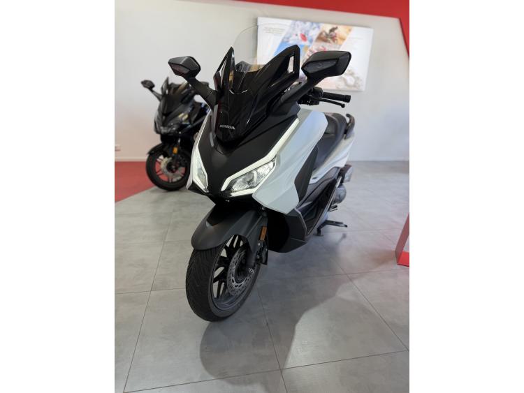 HONDA FORZA 125