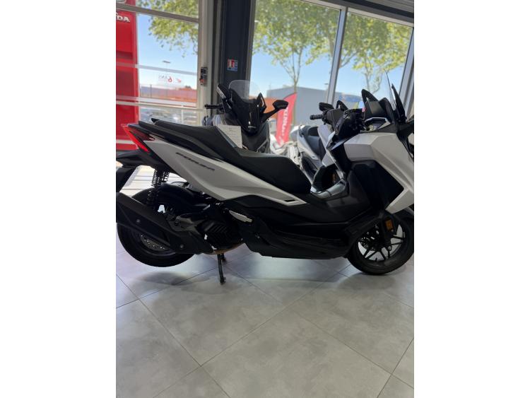 HONDA FORZA 125