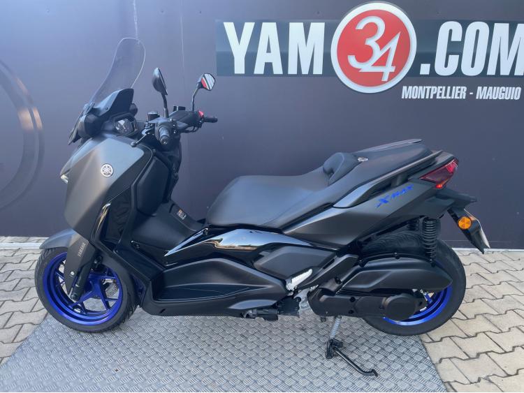 YAMAHA X-MAX 125