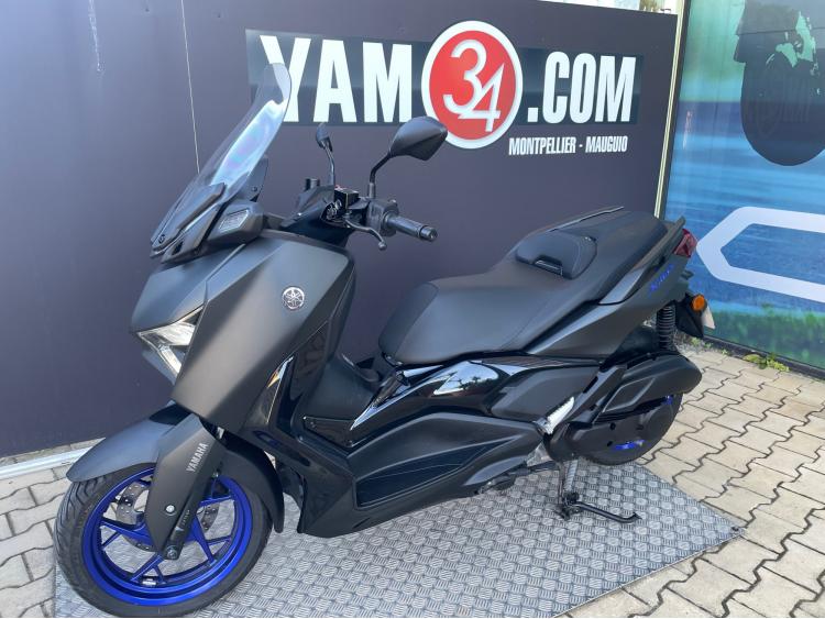 YAMAHA X-MAX 125