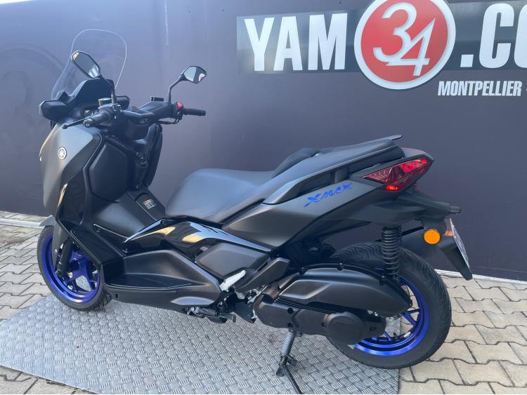YAMAHA X-MAX 125
