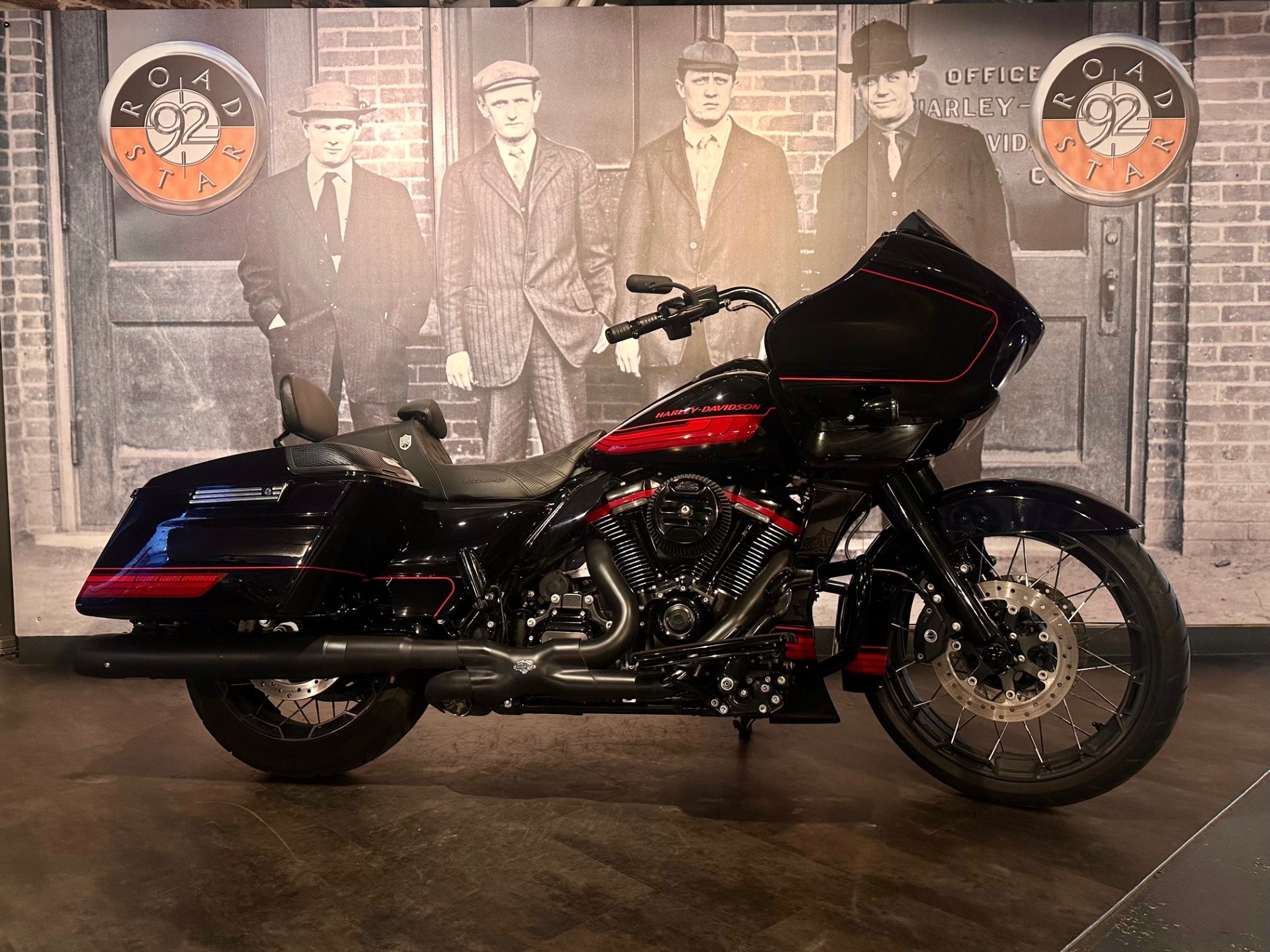 HARLEY-DAVIDSON TOURING ROAD GLIDE 1923 CVO