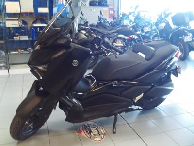 YAMAHA XMAX 300 Tech Max