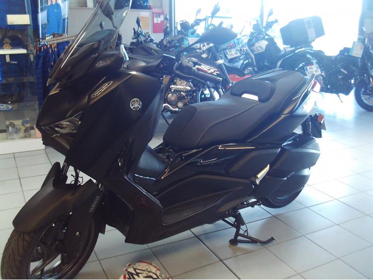 YAMAHA XMAX 300 Tech Max