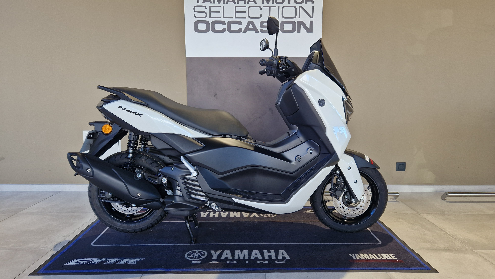 YAMAHA NMAX 125