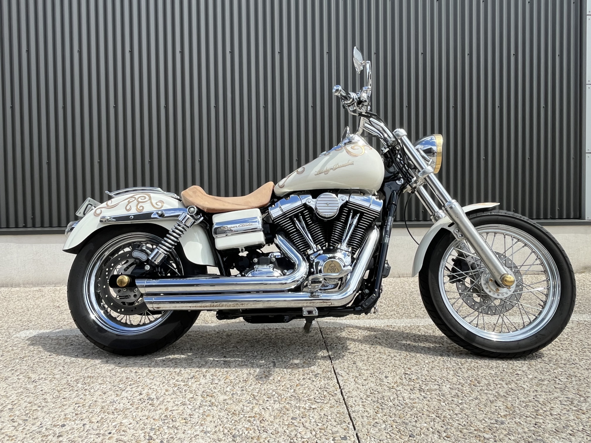 HARLEY-DAVIDSON DYNA SUPER GLIDE 1584 CUSTOM
