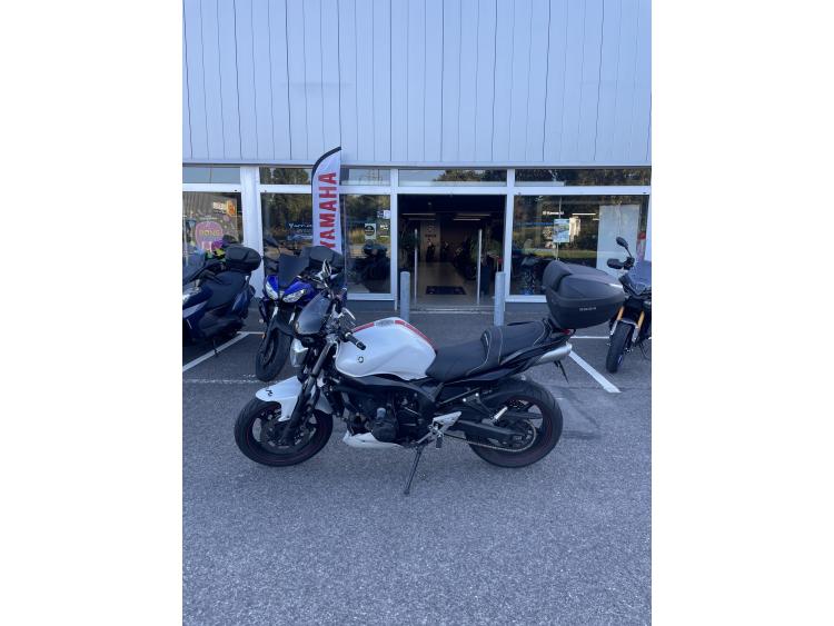 YAMAHA FZ6 (98CV)