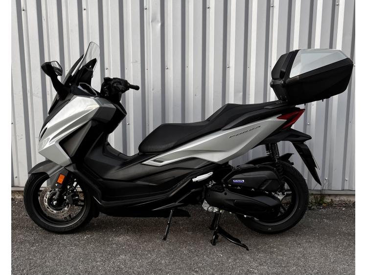 HONDA NSS FORZA 125 TOP BOX