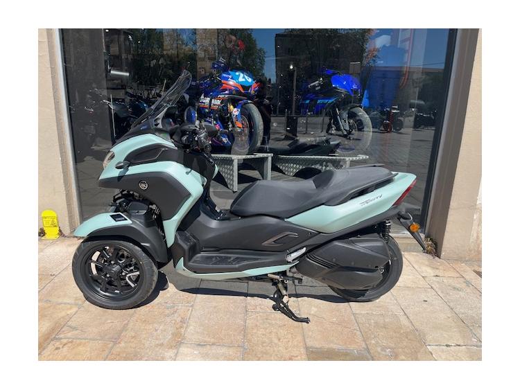 YAMAHA TRICITY 300